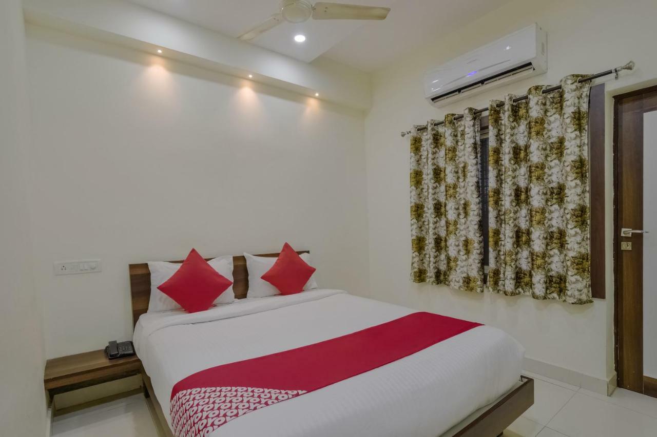 Neema Residency Otel Anantapur Dış mekan fotoğraf